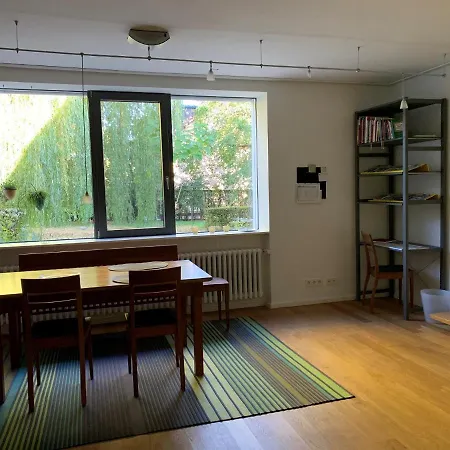 F80-die Feine Ferienwohnung * Регенсбург